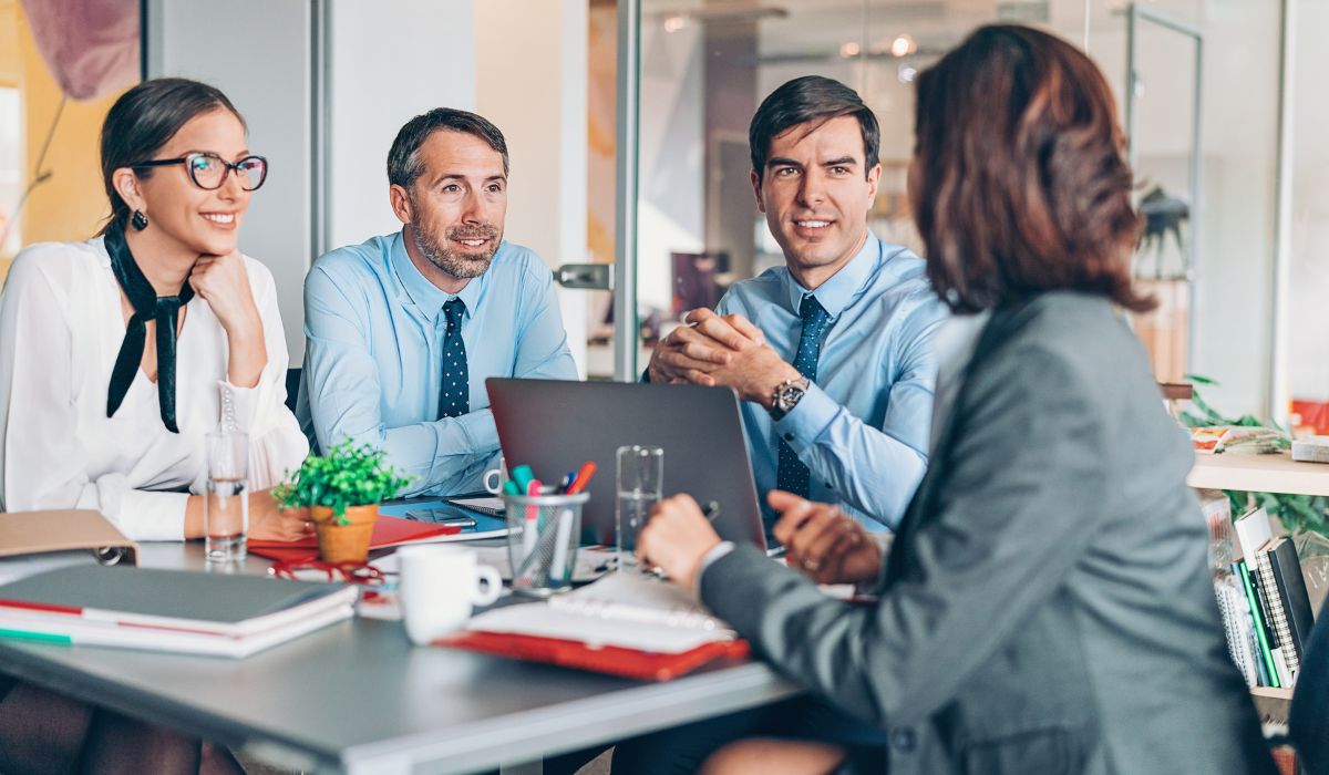 Business meeting with engaged participants.
